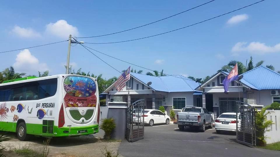 Homestay Hj Esmon Parit Raja Uthm 바투 파핫 외부 사진